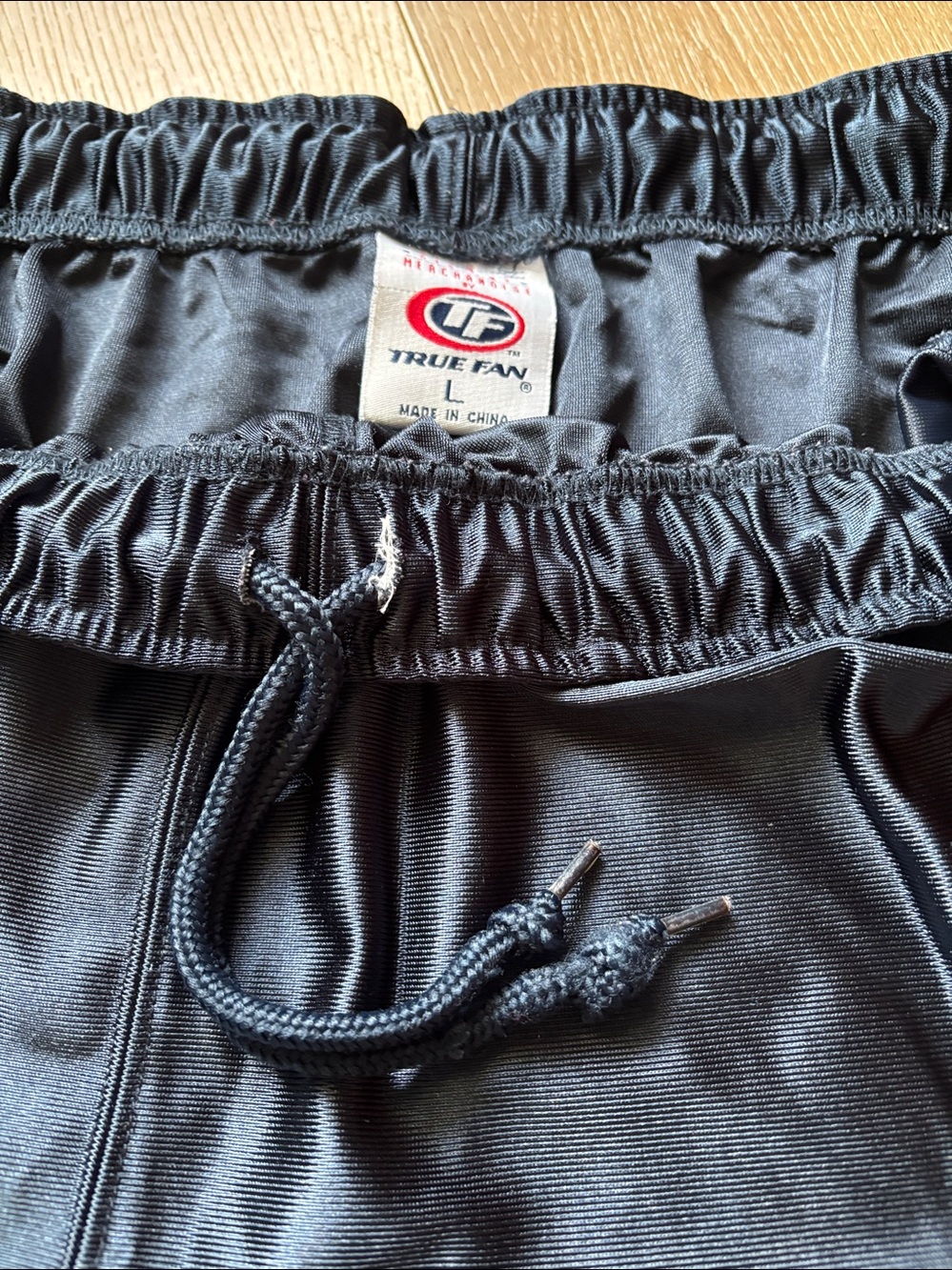 True Fan New York Yankees logo gym shorts. Men's L. Excellent condition. Sweet! - Picture 4 of 7
